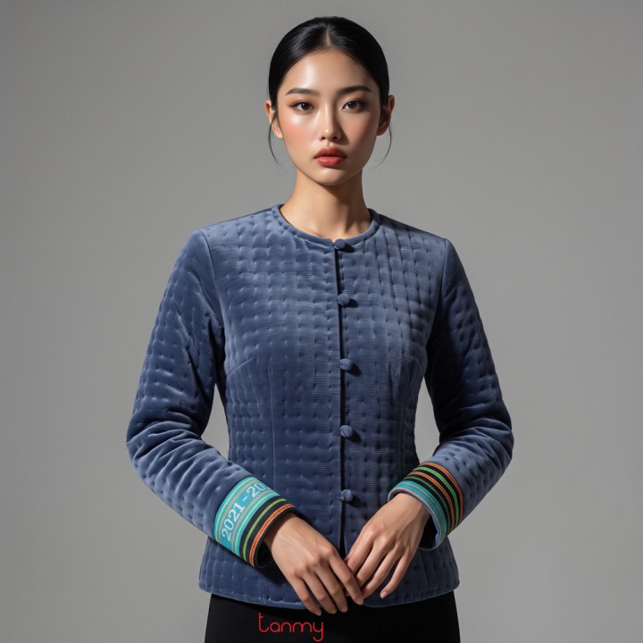 Short navy blue quilted coat